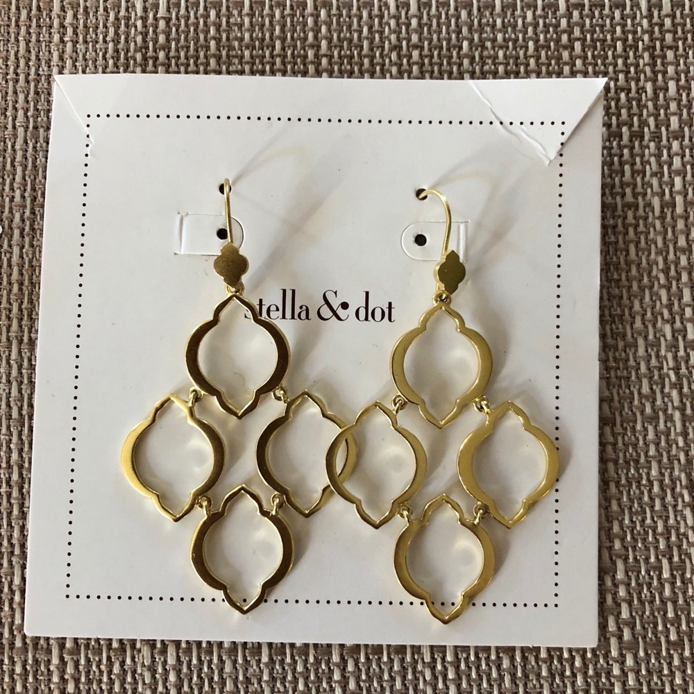 Chandelier earrings